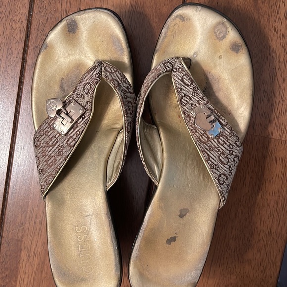 Guess summer wedges too nice to throw away too worn to sell - Picture 4 of 9